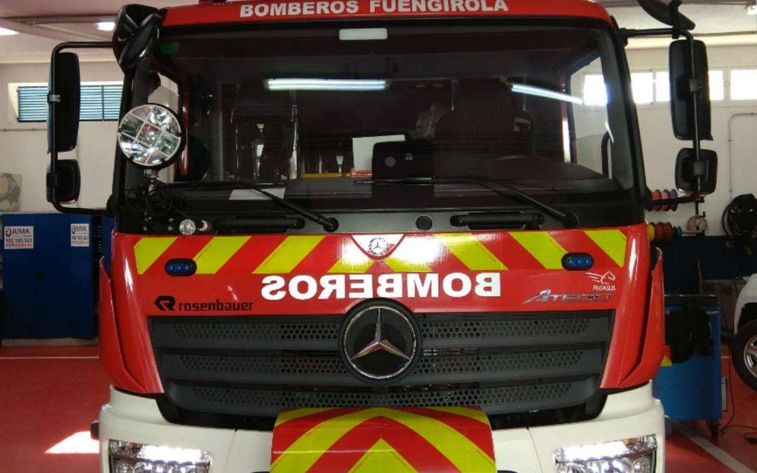 El Cuerpo de Bomberos de Fuengirola adapta los puentes de luces y rotativos de su flota de vehículos
