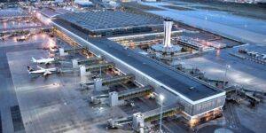 equipos de comunicación en el aeropuerto de Málaga