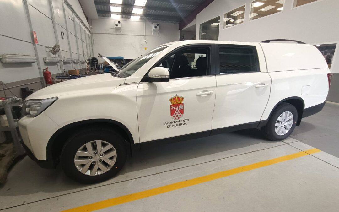 El Ayuntamiento de Huéneja refuerza su flota con el suministro de vehículo KGM Musso Sports